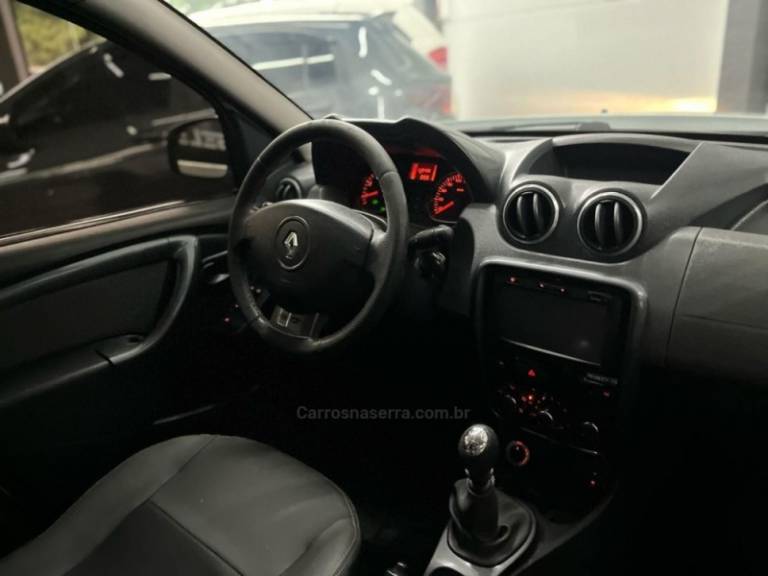 RENAULT - DUSTER - 2015/2015 - Branca - R$ 54.900,00