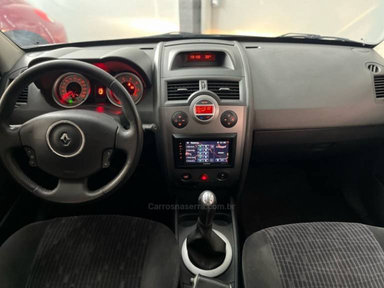 RENAULT - MÉGANE - 2013/2013 - Preta - R$ 36.900,00
