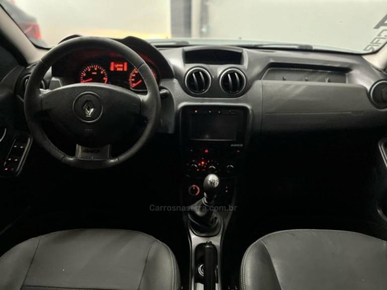RENAULT - DUSTER - 2015/2015 - Branca - R$ 54.900,00