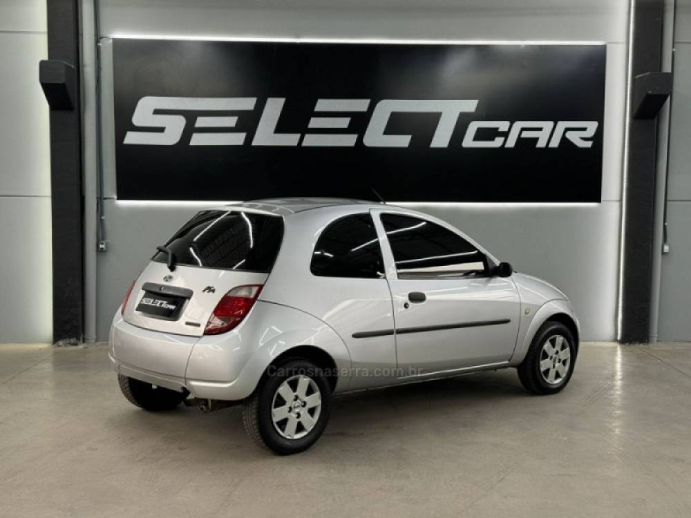 FORD - KA - 2002/2002 - Prata - R$ 19.900,00