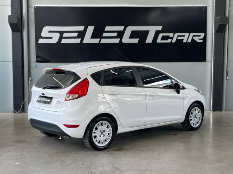 FORD - FIESTA - 2017/2017 - Branca - R$ 52.900,00