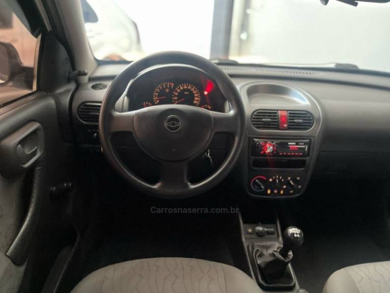CHEVROLET - CORSA - 2006/2006 - Branca - R$ 24.900,00