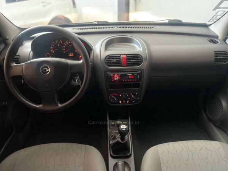 CHEVROLET - CORSA - 2006/2006 - Branca - R$ 24.900,00