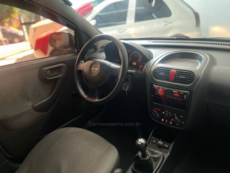 CHEVROLET - CORSA - 2006/2006 - Branca - R$ 24.900,00