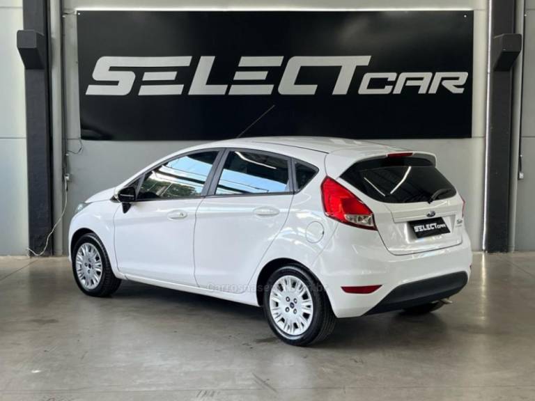FORD - FIESTA - 2017/2017 - Branca - R$ 52.900,00