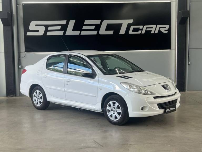 PEUGEOT - 207 - 2013/2013 - Branca - R$ 29.900,00