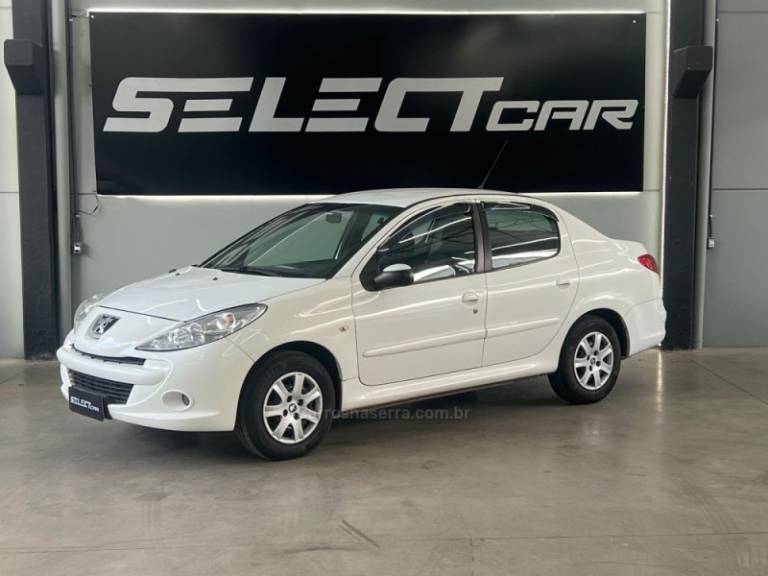PEUGEOT - 207 - 2013/2013 - Branca - R$ 29.900,00