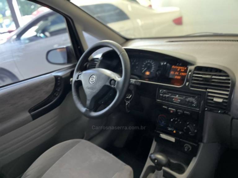 CHEVROLET - ZAFIRA - 2004/2004 - Bege - R$ 26.900,00